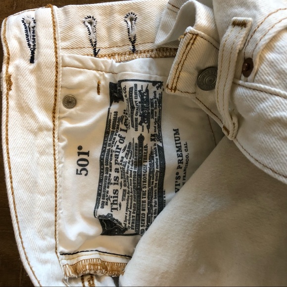 Levi’s Jean Shorts - Picture 4 of 5